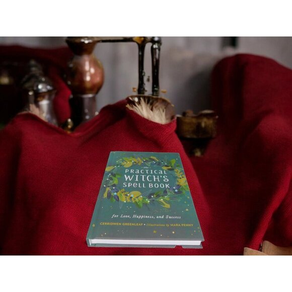 The Practical Witch's Spell Book HC by Cerridwen Greenleaf Spellcasting Guide Ne - Picture 6 of 7
